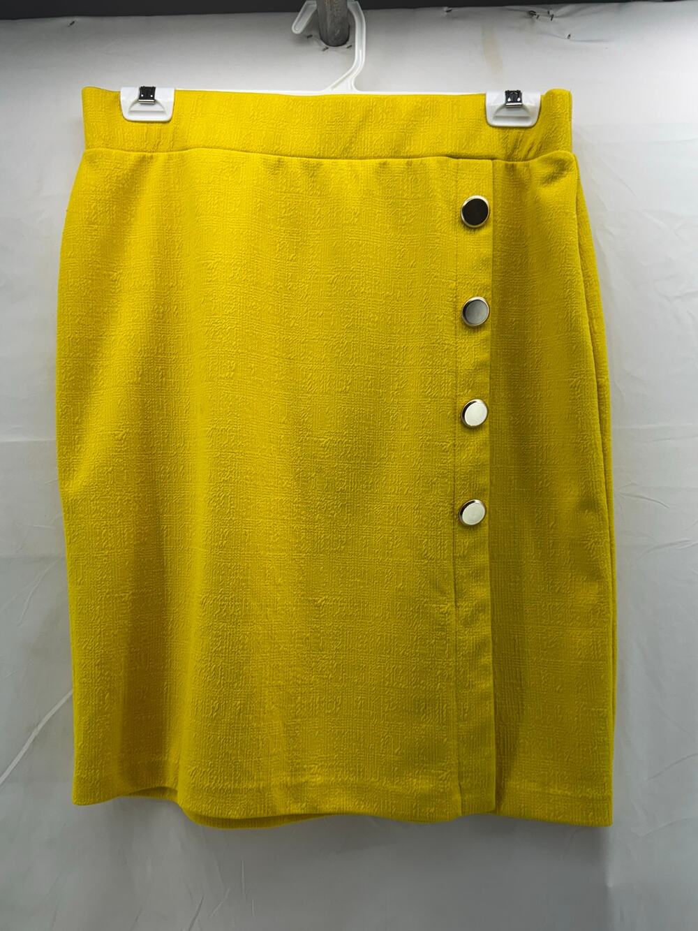 NYCC women’s Large yellow pencil skirt buttons down side.